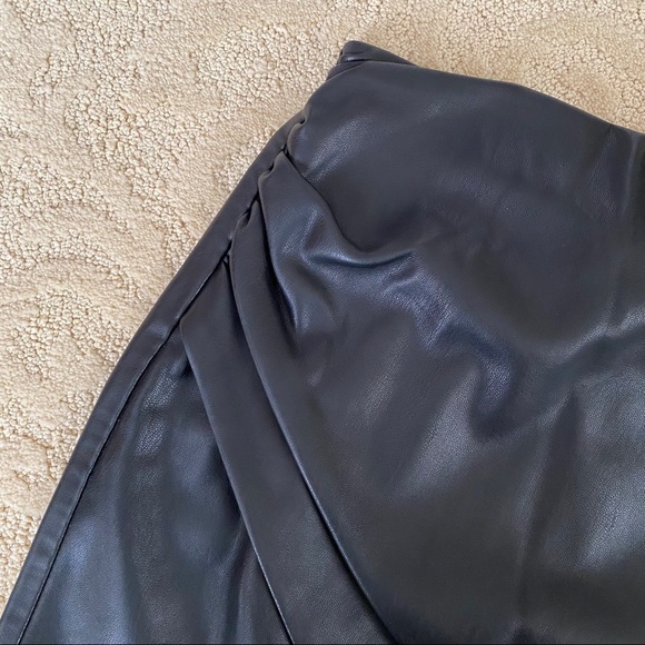 Zara Asymmetrical Faux Leather Mini  Skirt - Picture 5 of 7